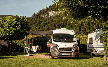 Wohnwagen auf dem Campingplatz Paradiescamping Wolfgangsee