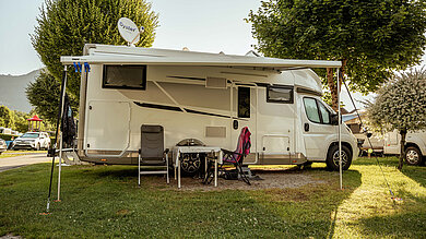 Wohnwagen auf dem Campingplatz Paradiescamping Wolfgangsee