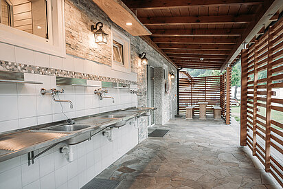 Birkenstrand Sanitärbereiche Campingplatz Paradiescamping Wolfgangsee