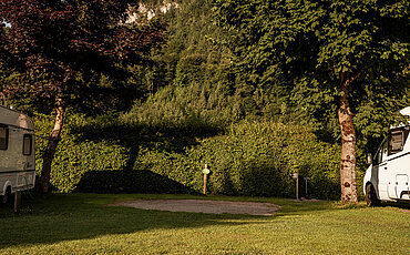 Leerer Platz auf dem Campingplatz Paradiescamping Wolfgangsee