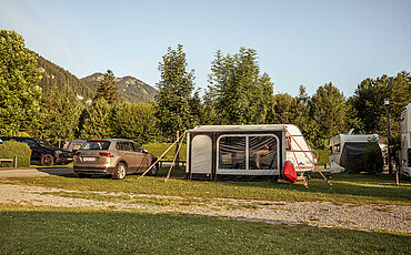 Wohnwagen auf dem Campingplatz Paradiescamping Wolfgangsee