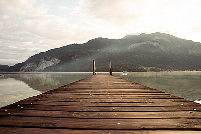 Steg am See beim Campingplatz Paradiescamping Wolfgangsee